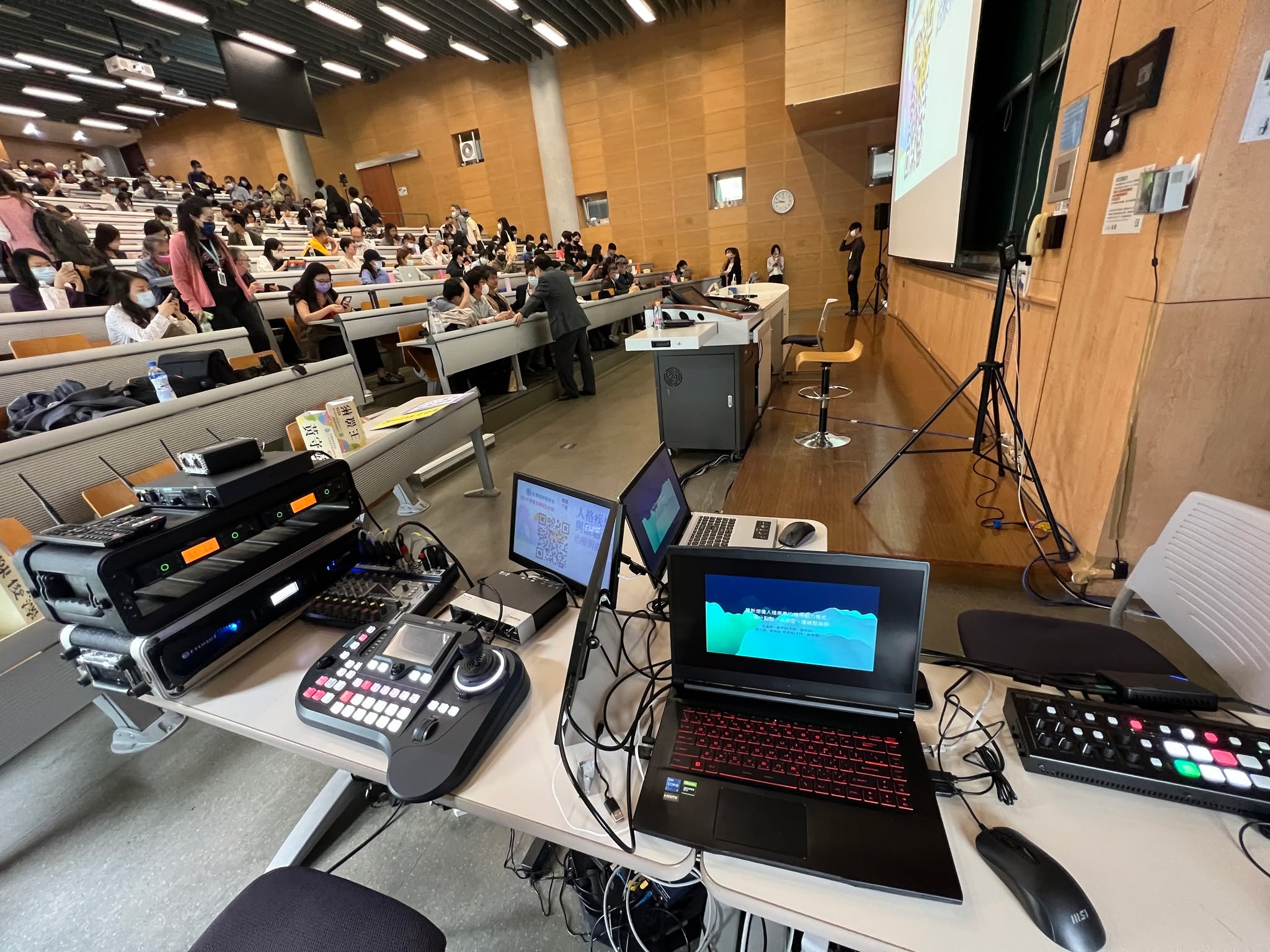 台大博雅館醫學會議｜音響設備、視訊直播工程