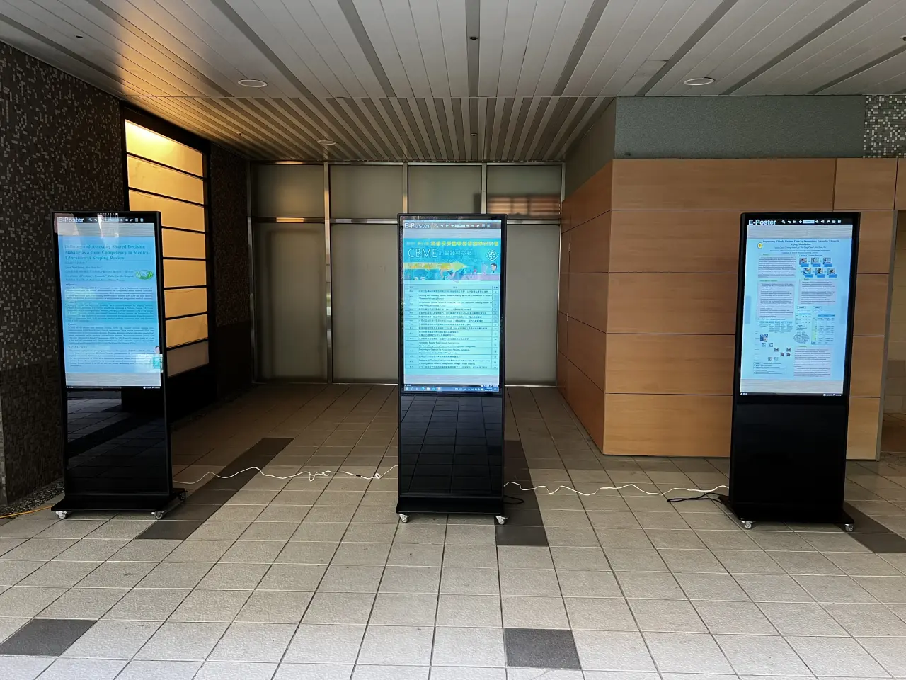 長庚廣告機／E-Poster 租賃案例
