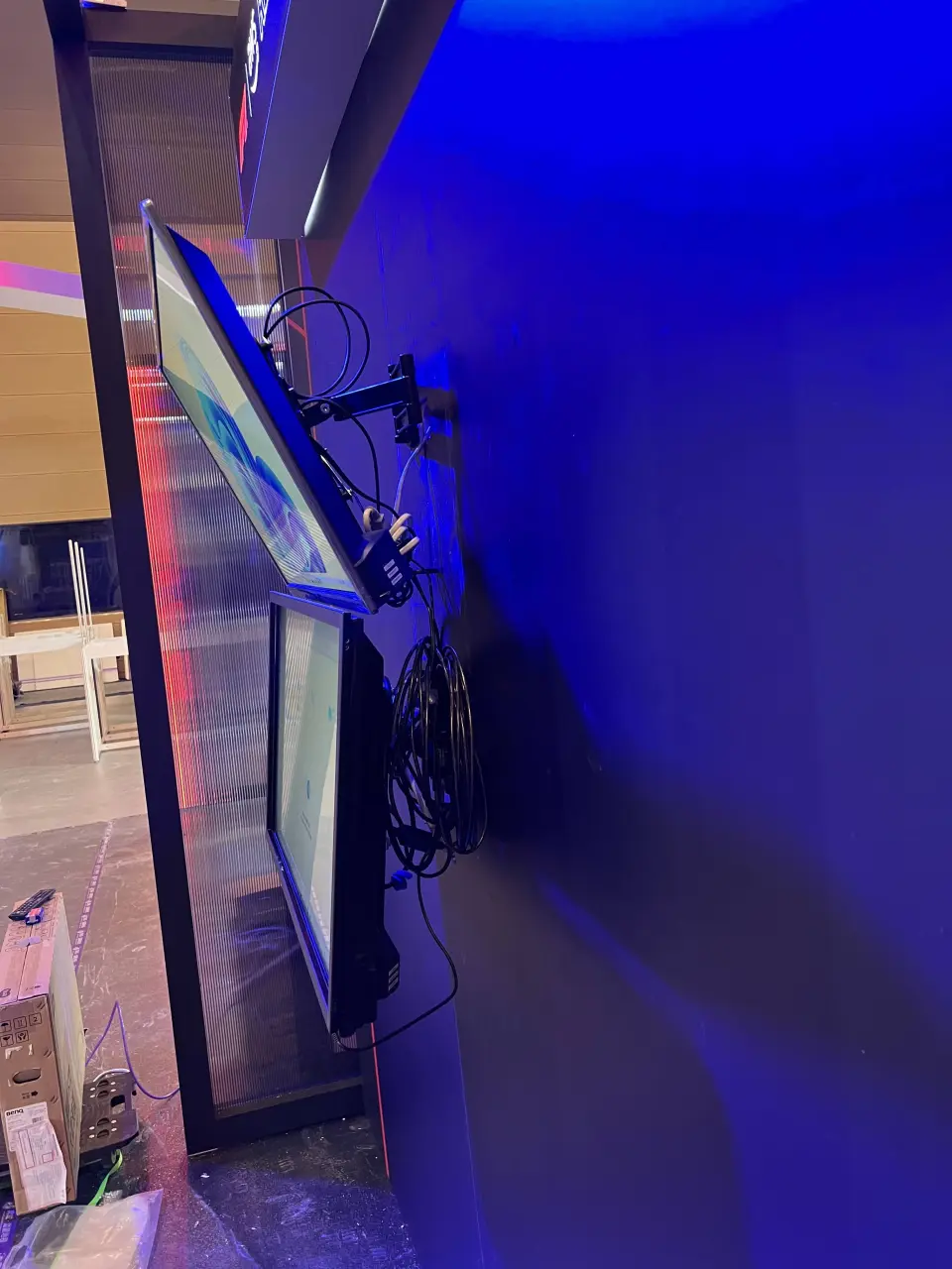 高雄展覽館AWS廣告機與液晶電視租賃案例